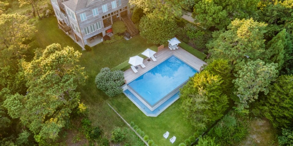 commercial pool maintenance