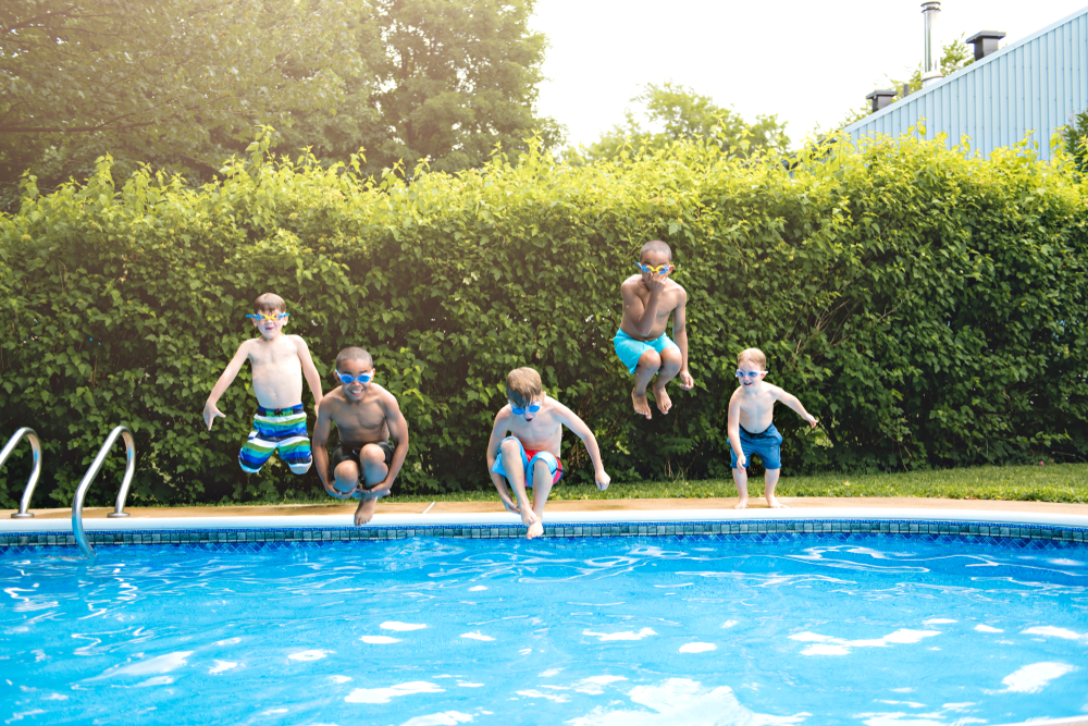 Children,in,outside,swimming,pool